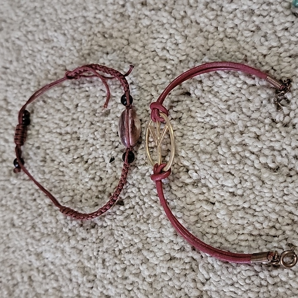 12 bracelets - Picture 3 of 6